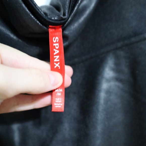 SPANX Black Faux Leather Leggings Womens Size Medium. - Picture 7 of 7